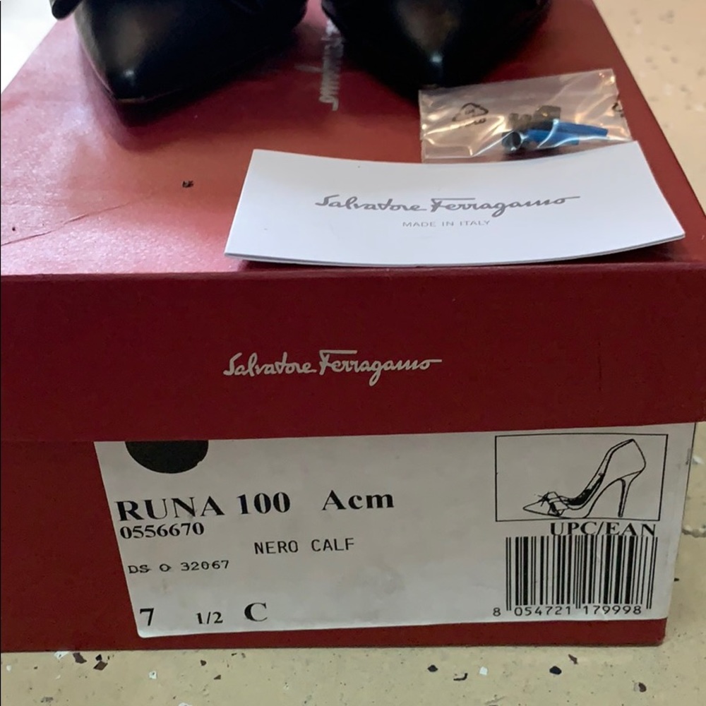 Salvatore ferragamo heels - Picture 4 of 7